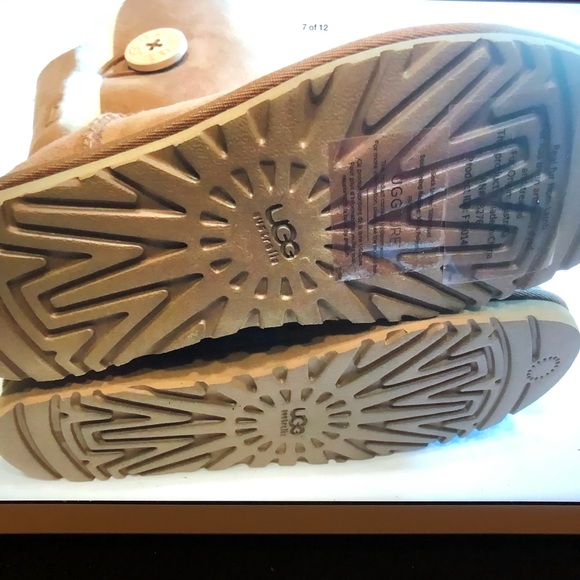 Sold UGG Australia Classic Short Leather Boots Women’s size 7 color Chestnut New - Picture 13 of 14